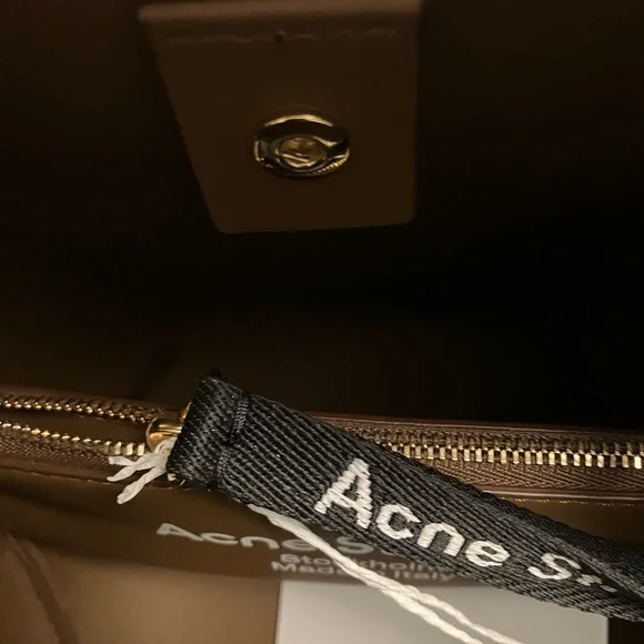 Acne Studios Tan Leather Shoulder Bag - Picture 5 of 9